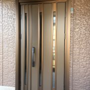 施工後の玄関ドア